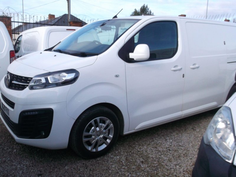 VAUXHALL VIVARO