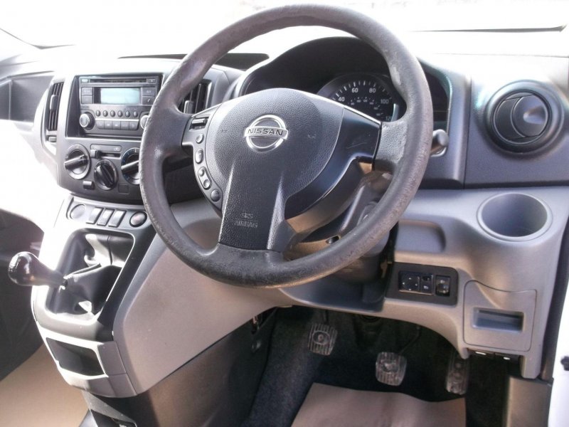 NISSAN NV200