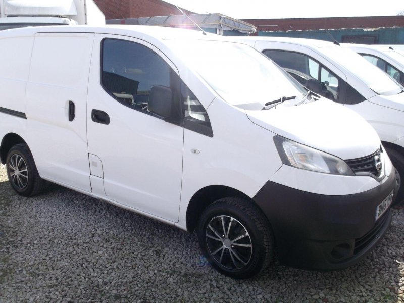 NISSAN NV200