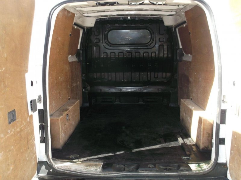 NISSAN NV200