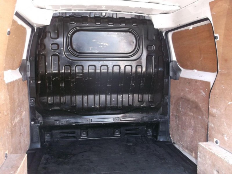 NISSAN NV200