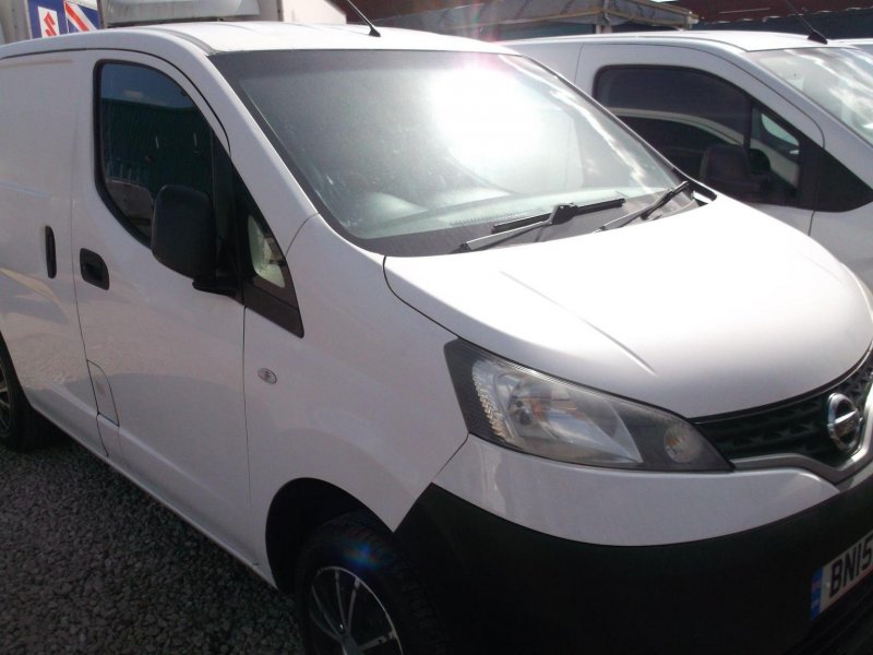 NISSAN NV200