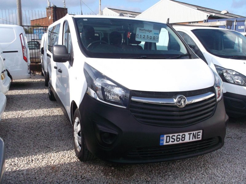 VAUXHALL VIVARO