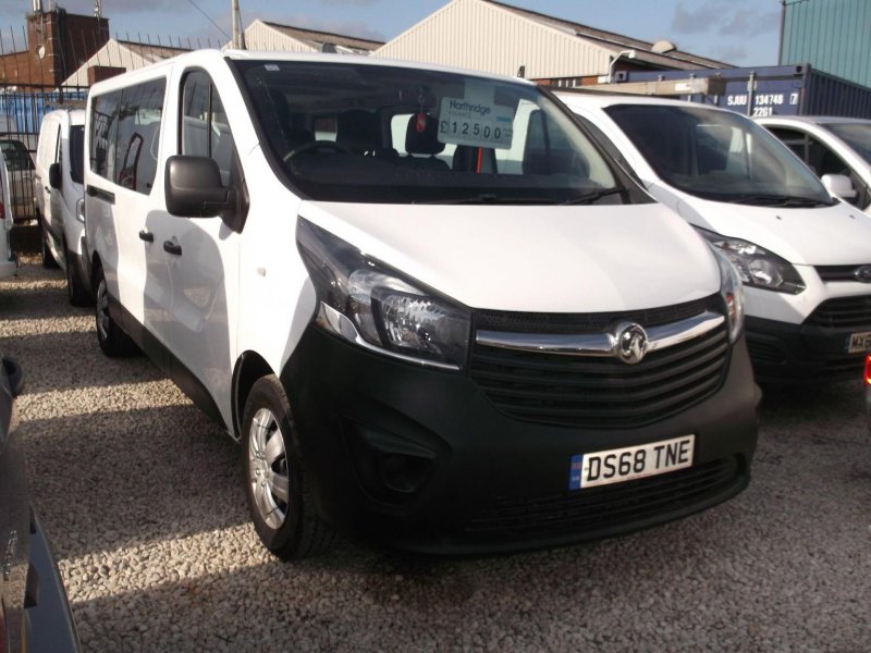 VAUXHALL VIVARO