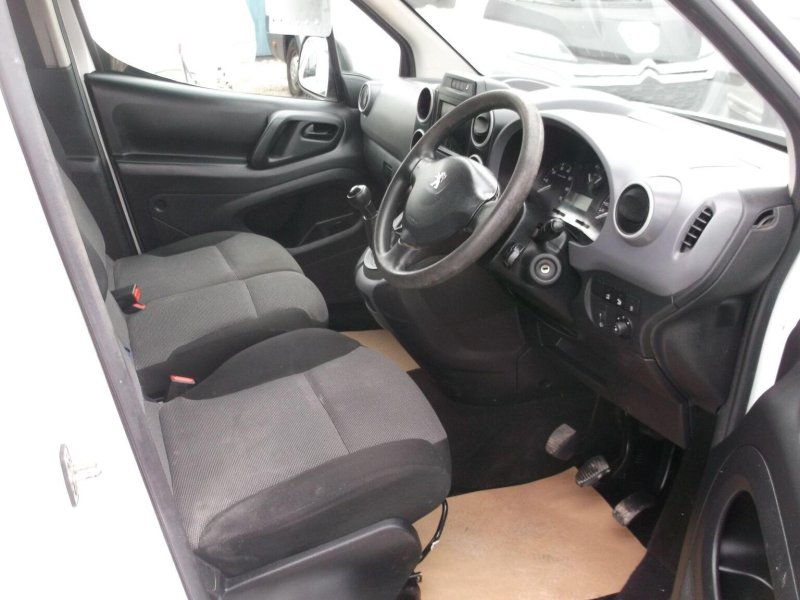 PEUGEOT PARTNER