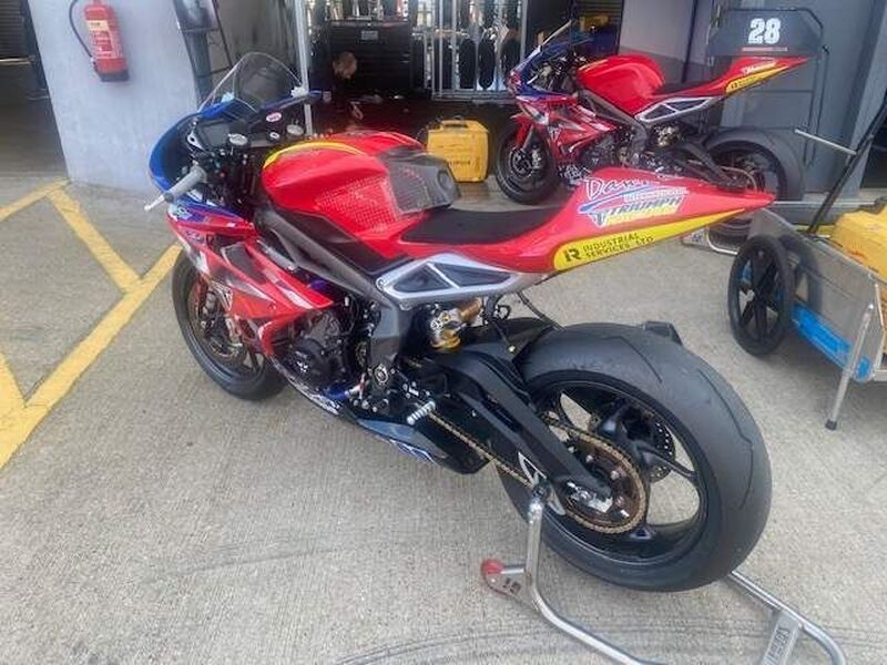 TRIUMPH STREET TRIPLE 765